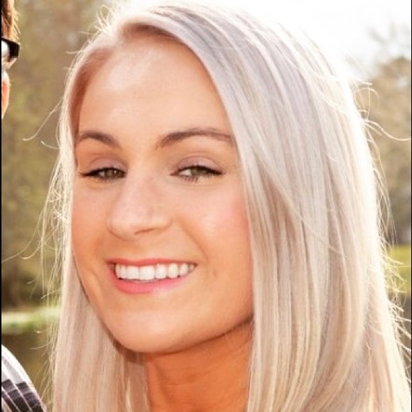 Meet your Posher, Liz - Picture 1 of 6